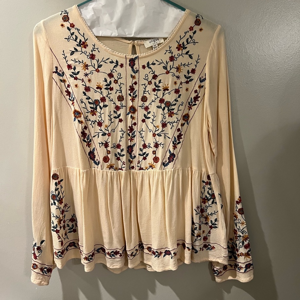 floral embroidery blouse